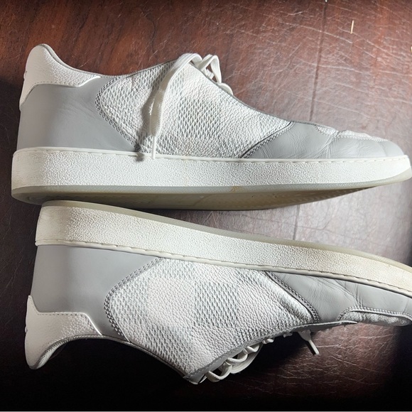 Louis Vuitton Rivoli
Damier Grey size 11 good condition as seen in lots of pics - Picture 10 of 16